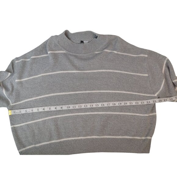 H&M Divided XXL Gray & White Striped Knit Sweater - Picture 4 of 8